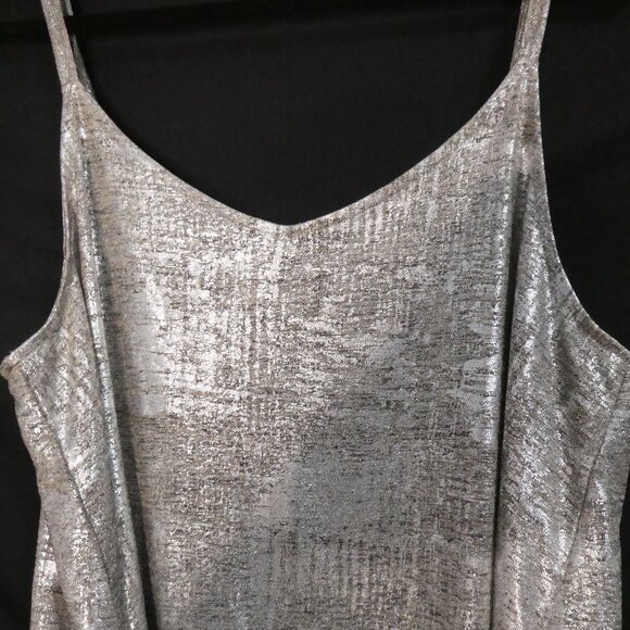 TORRID | size 1 | Metallic Sleeveless Shimmer Lightweight Top - Picture 4 of 13